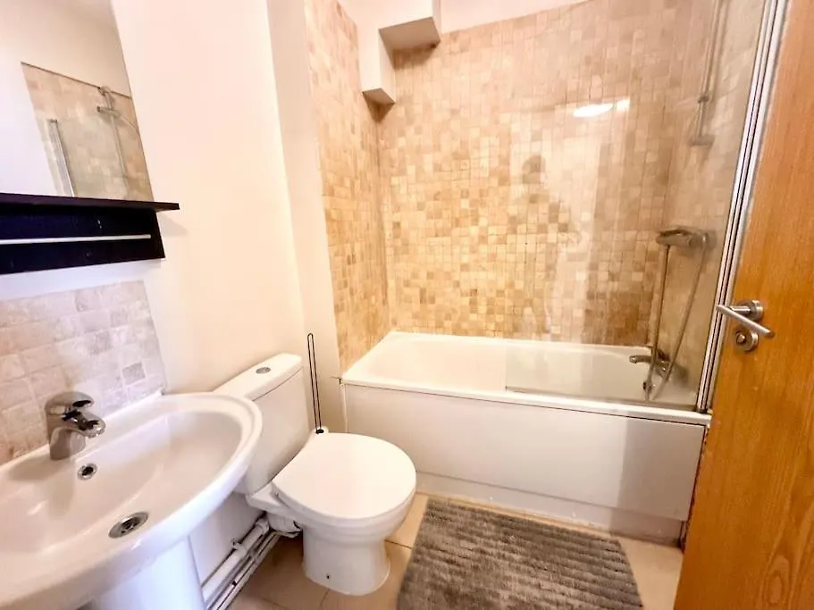 לונדון 2 Bedroom Apartment In Se13