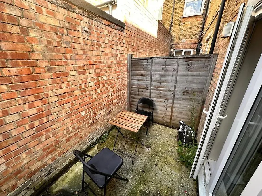 לונדון 2 Bedroom Apartment In Se13