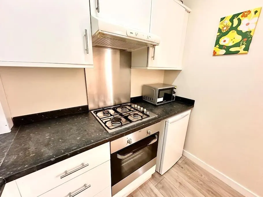 לונדון 2 Bedroom Apartment In Se13 בריטניה